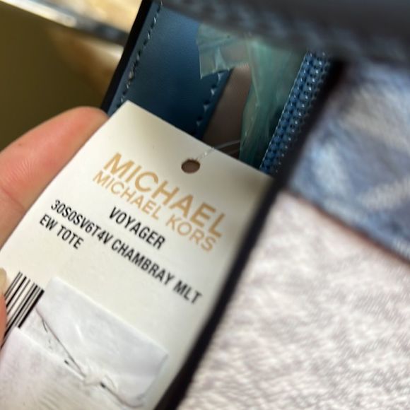 Michael Kors signature logo tote bag - Picture 9 of 12